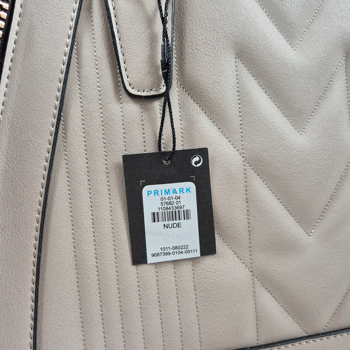 Elegant quiltad handväska i konstläder från Primark