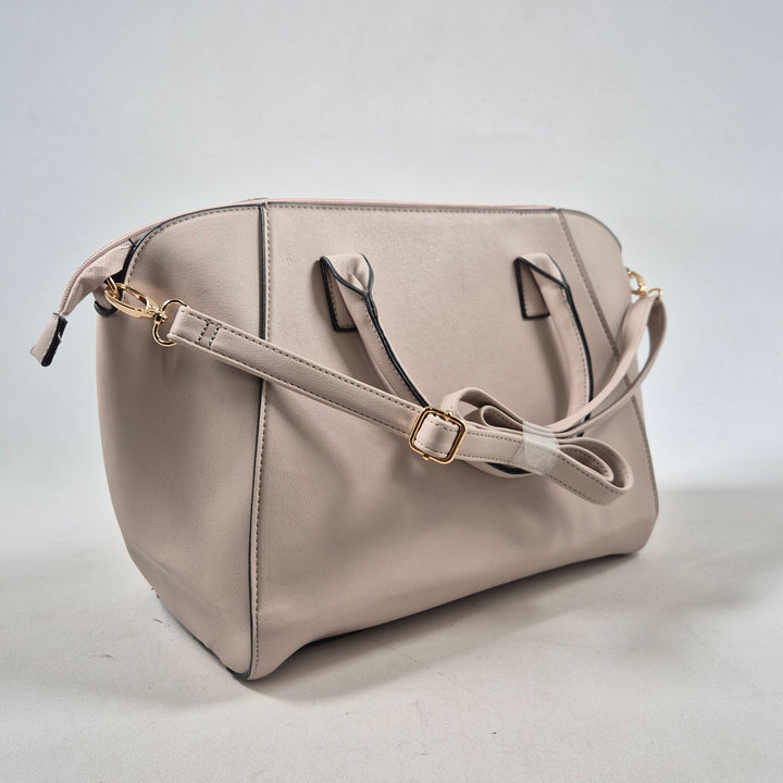 Elegant quiltad handväska i konstläder från Primark