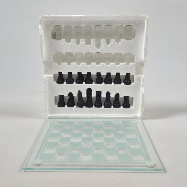 Elegant och Unikt Glasschackspel i Mycket Gott Skick