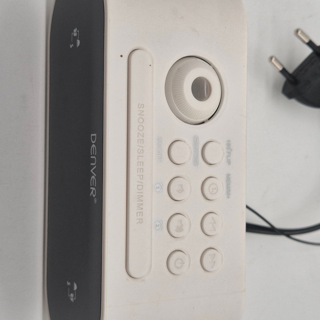 Modern Denver väckarklocka med FM-radio