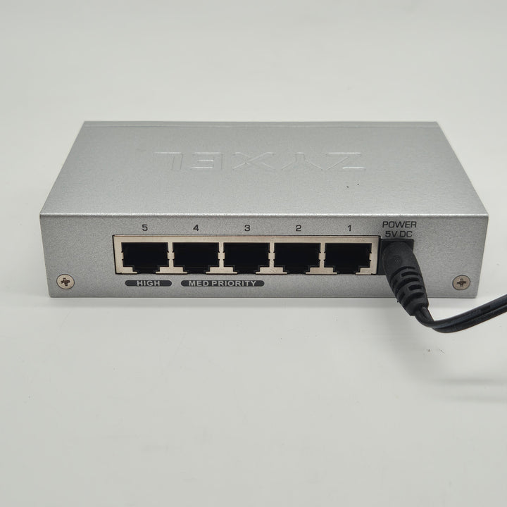 Zyxel Gigabit Switch 5-Portar Begagnad