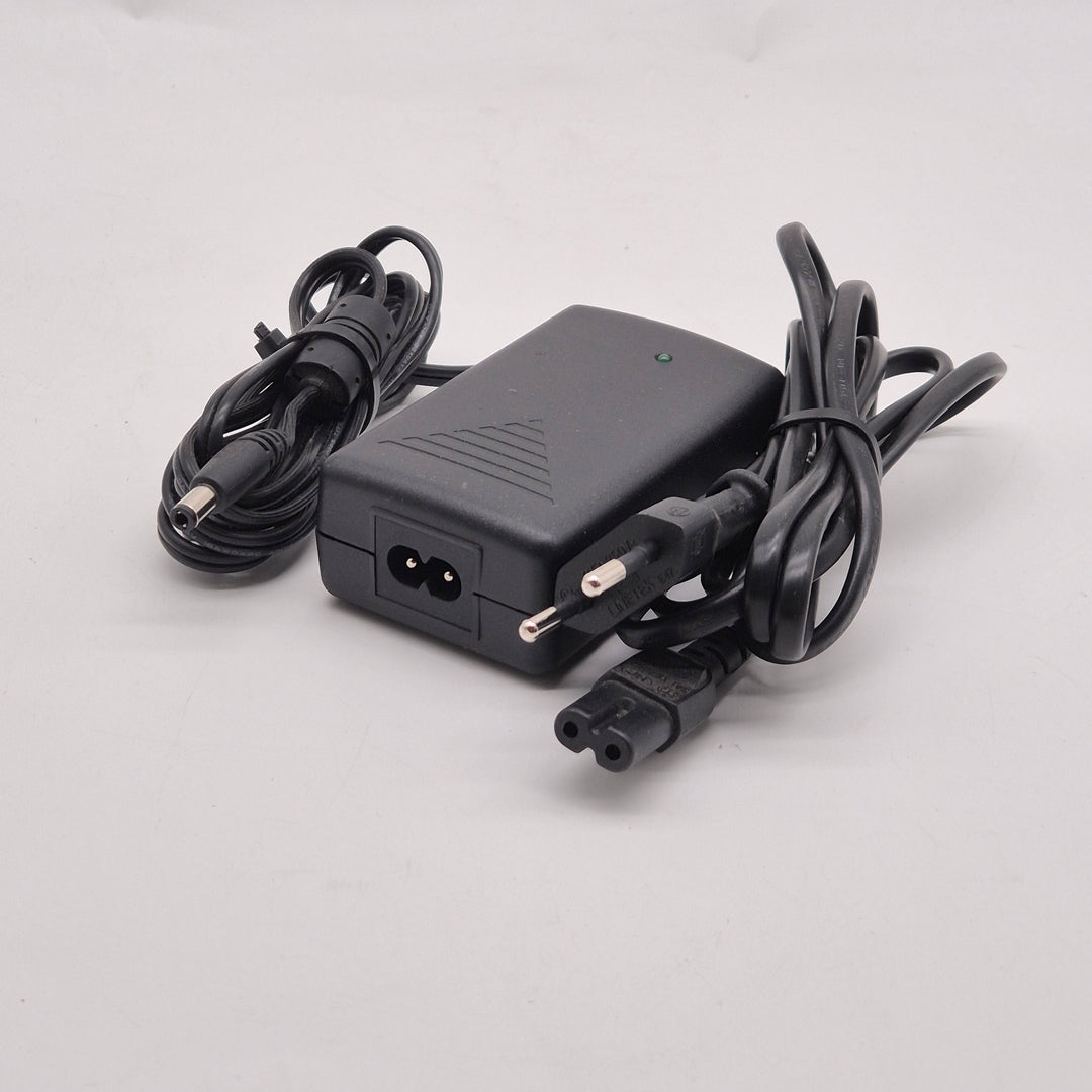 DVE Strömadapter i plast begagnad