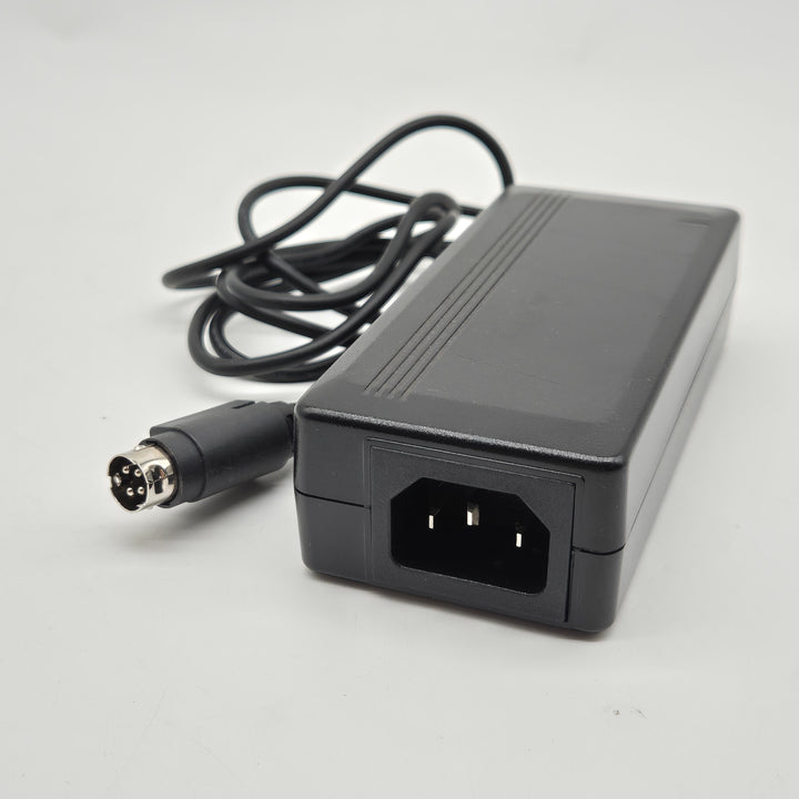 Högeffektiv nätadapter Channel Well Technology