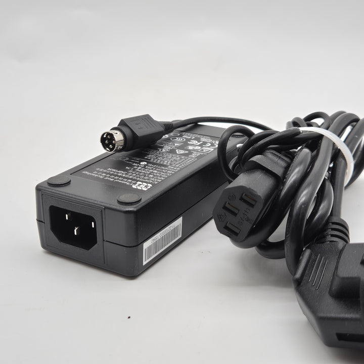 Högeffektiv nätadapter Channel Well Technology