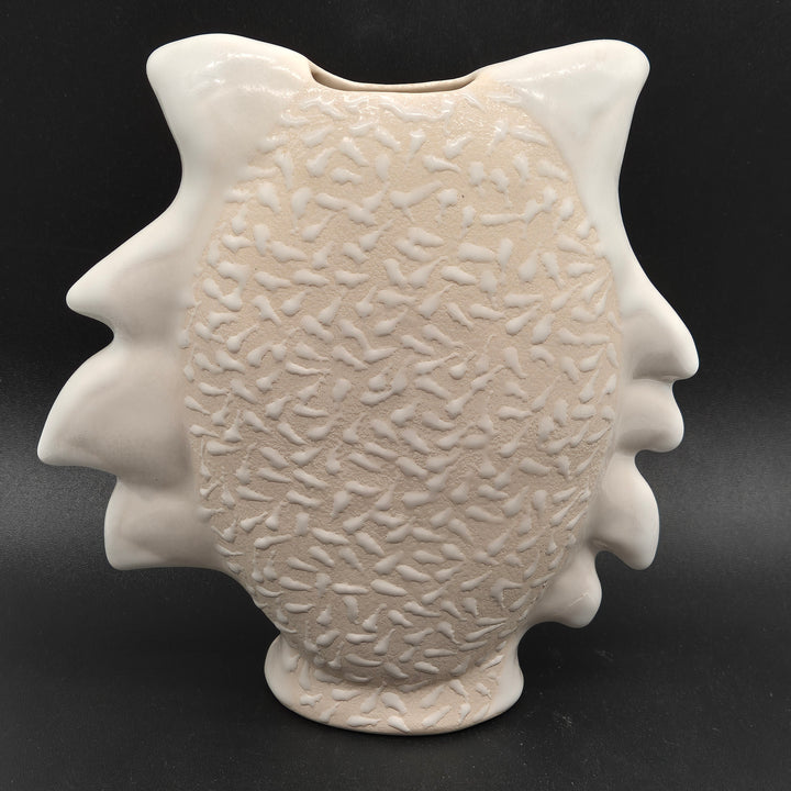 Unik ansiktsformad keramikvas av Karin