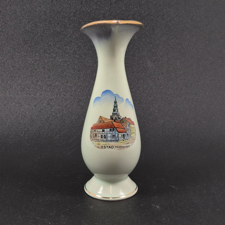 Klassisk Ystad-målad keramisk vas med guldtrim