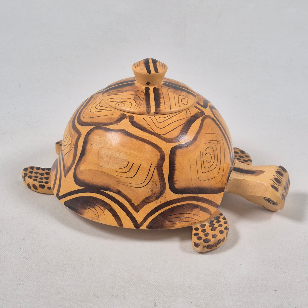 Unik retro sköldpaddsskulptur i trä