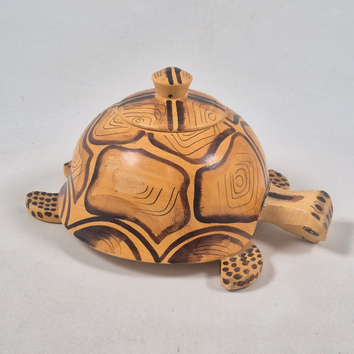 Unik retro sköldpaddsskulptur i trä