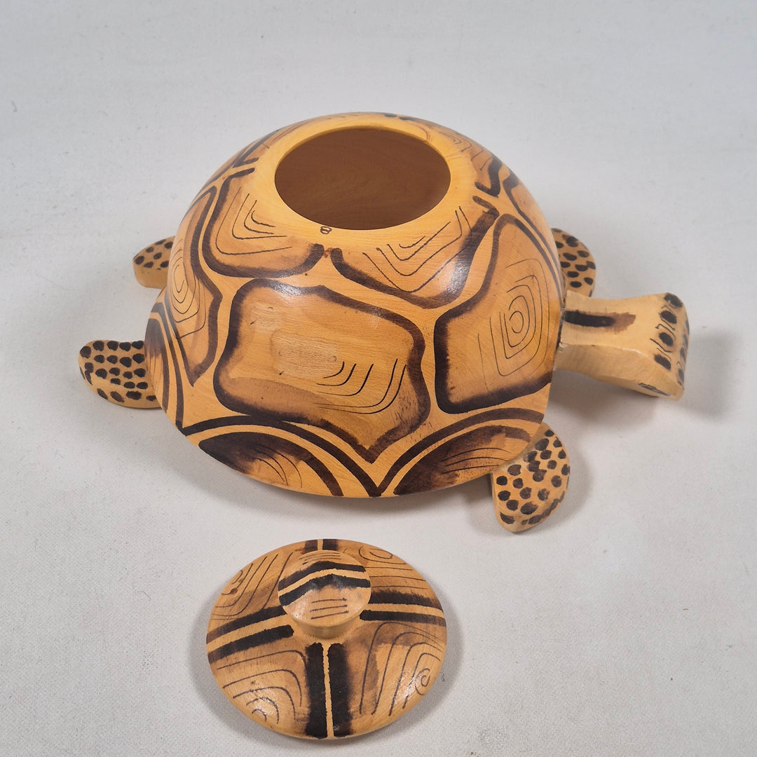 Unik retro sköldpaddsskulptur i trä