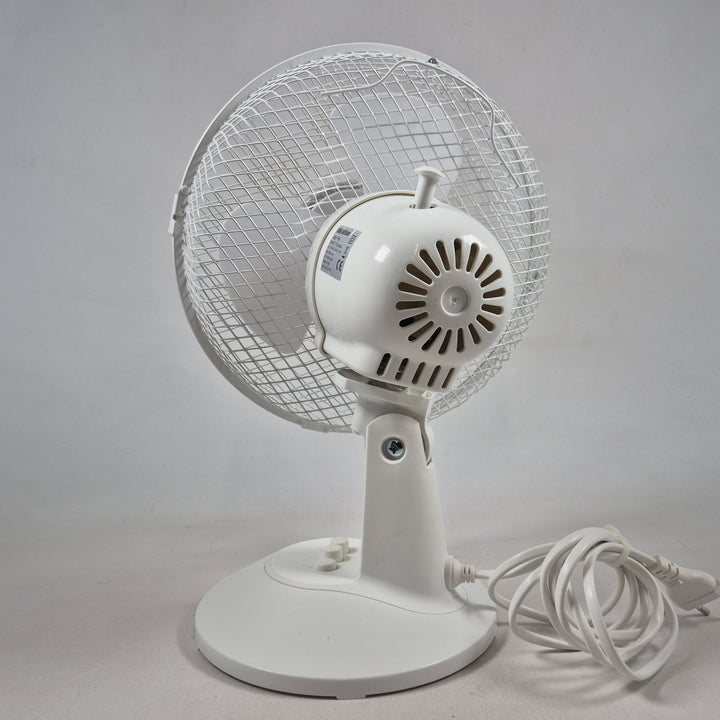 Effektiv Clas Ohlson bordsfläkt i plast och metall