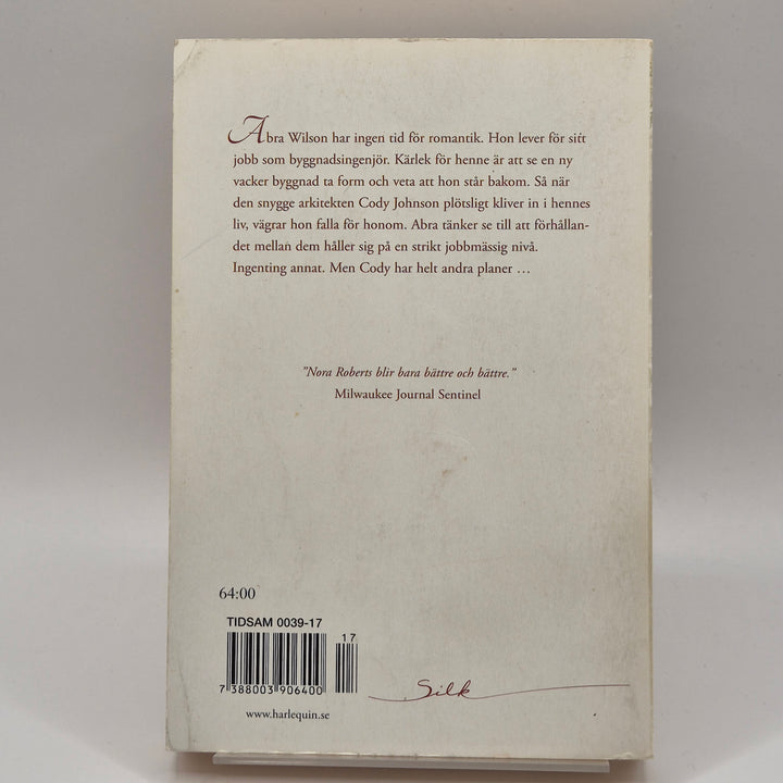 "Nora Roberts romancebok Mer än en blick"