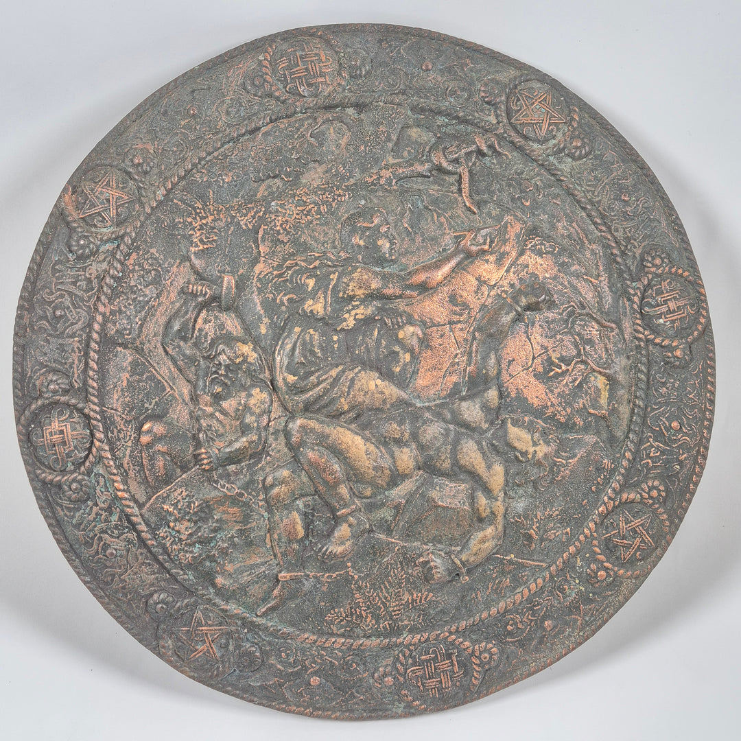 Antik koppartallrik med historiska motiv