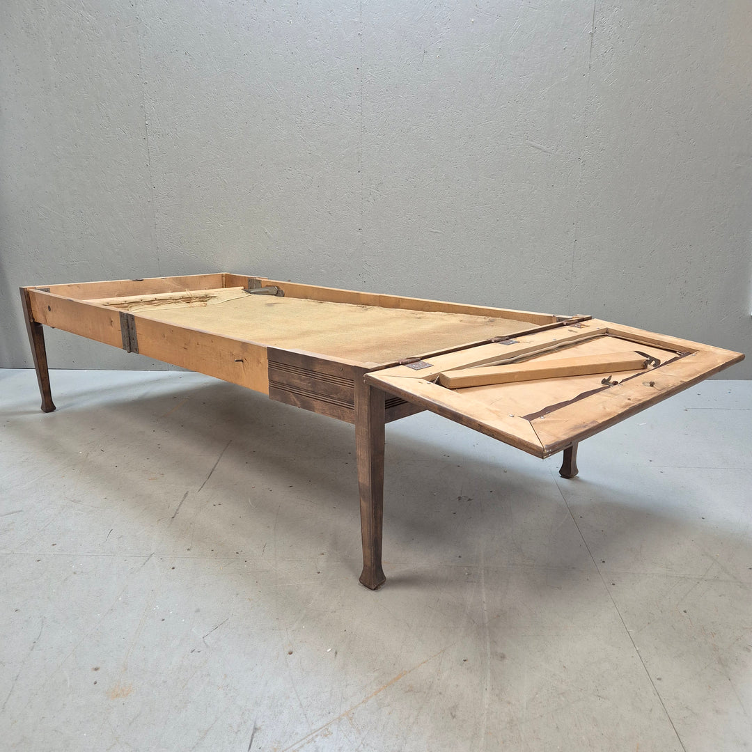 Retroförvaringsbänk i trä med rustik design