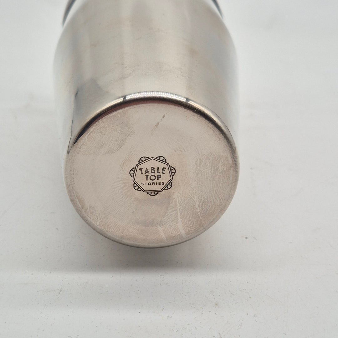 Elegant cocktailshaker rostfritt stål Table Top Stories