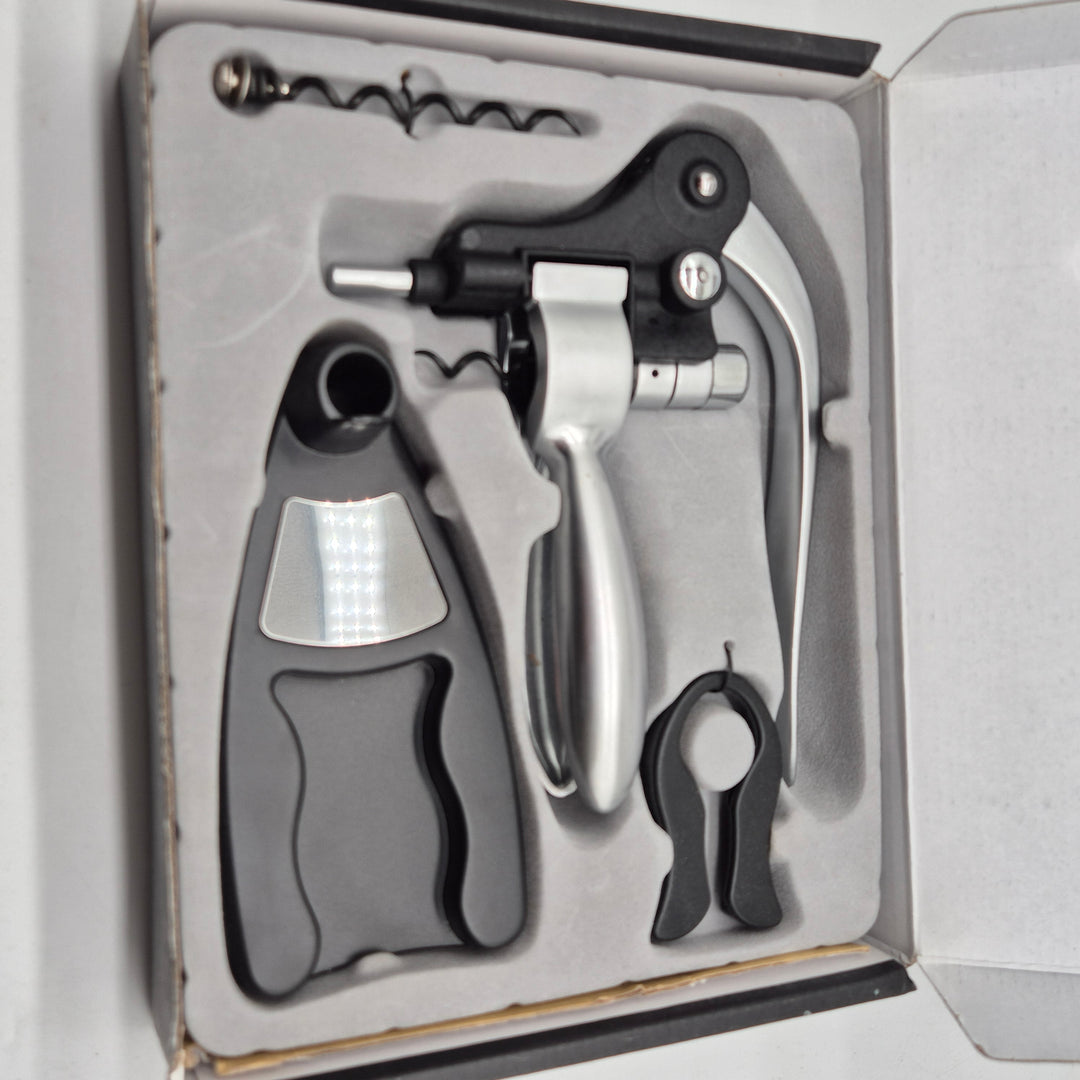 Elegant korkskruv i svart och silverfinish