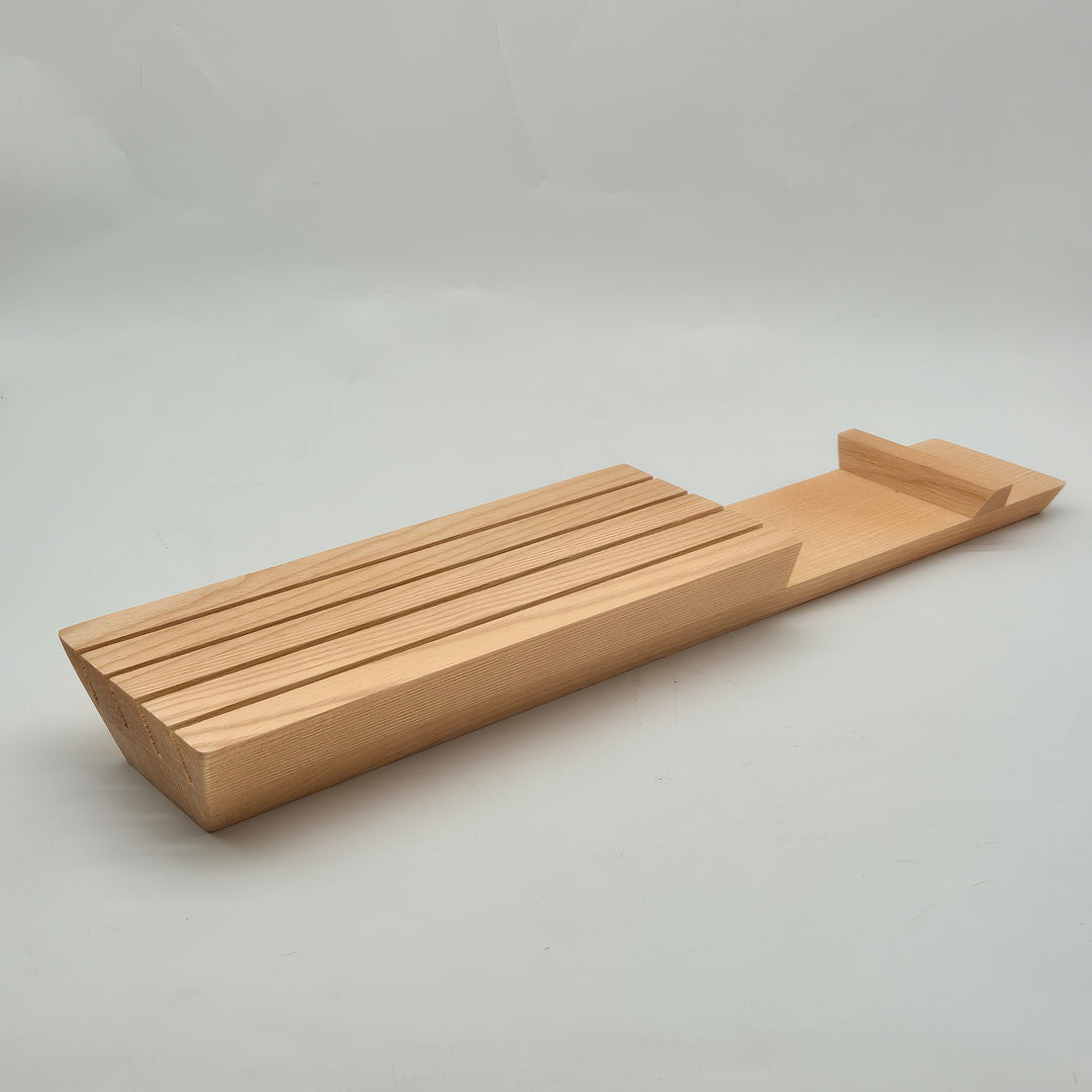 Stilrent träknivställ i klassisk design