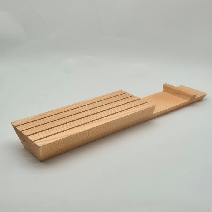 Stilrent träknivställ i klassisk design