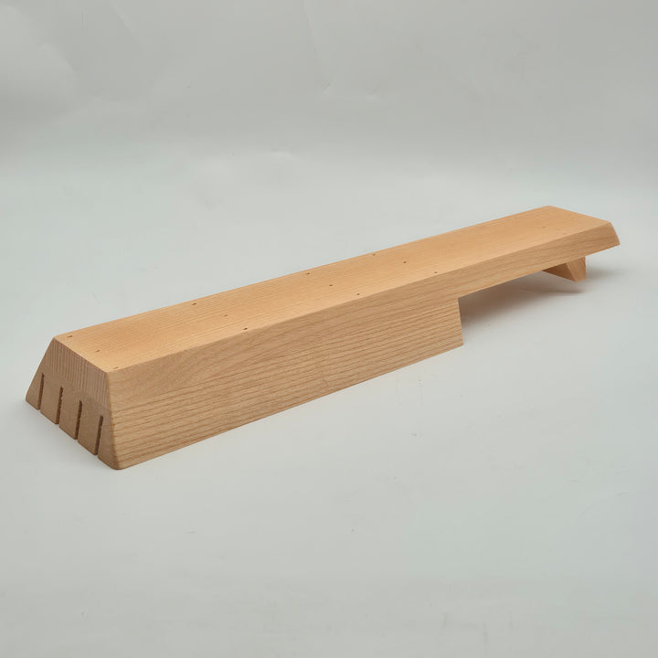 Stilrent träknivställ i klassisk design