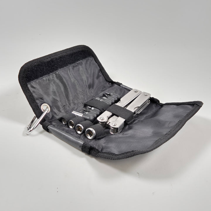 Kompakt och hållbar verktygssats i rostfritt stål