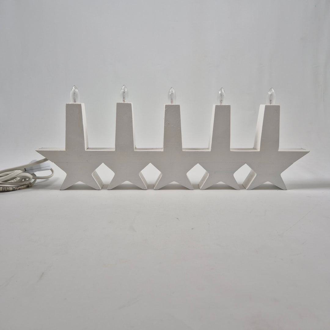 Retro adventsljusstake i vitmålat trä