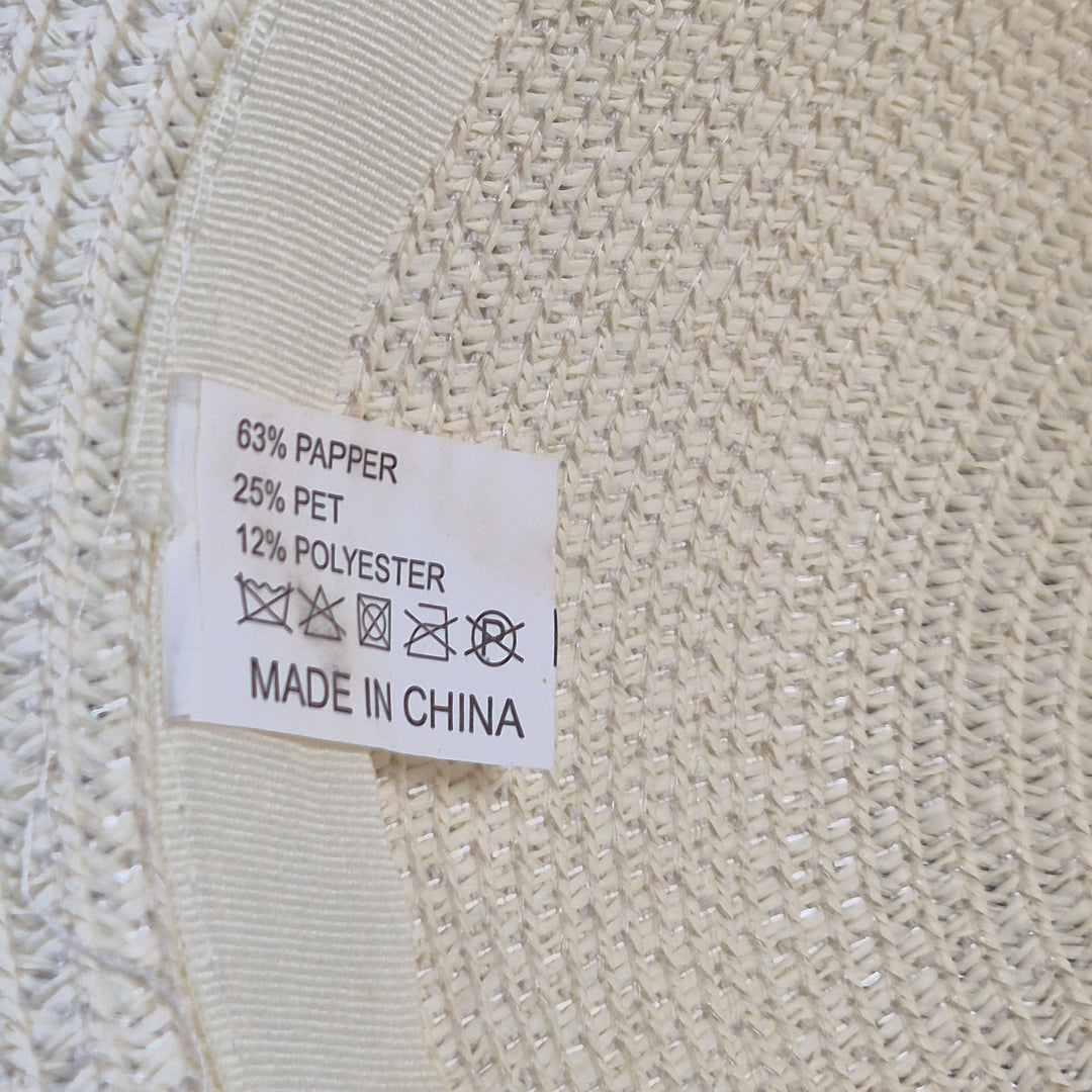 Solhatt med leopardmönstrat band elegant stil