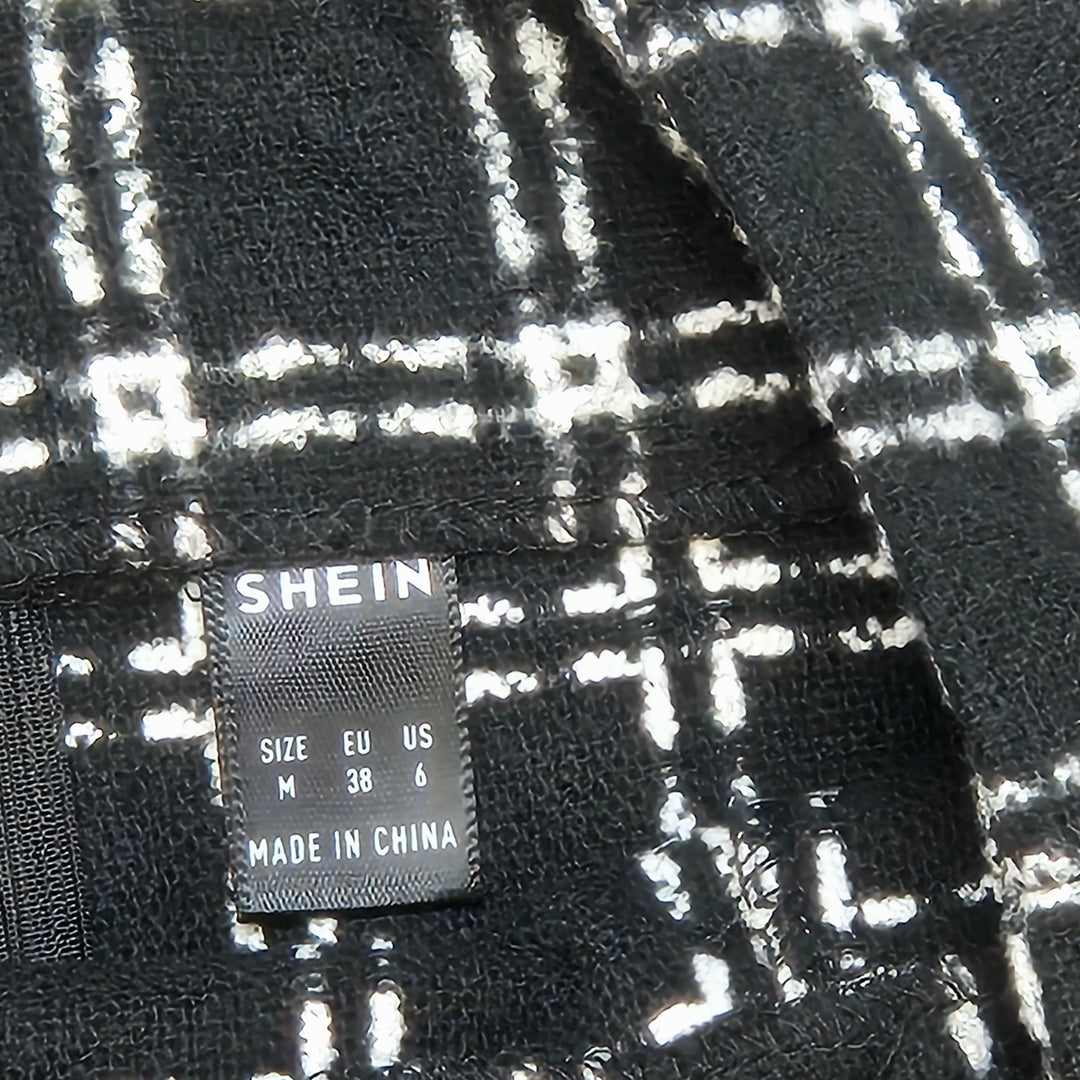 Elegant rutiga kjol från Shein i syntetmaterial