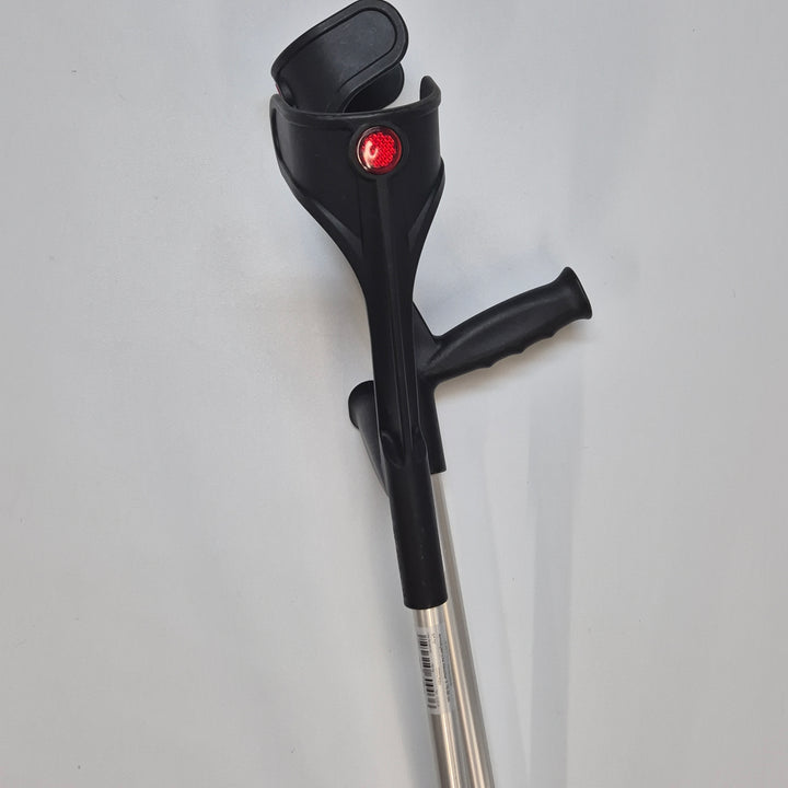 Justerbara aluminiumkryckor med ergonomiska handtag