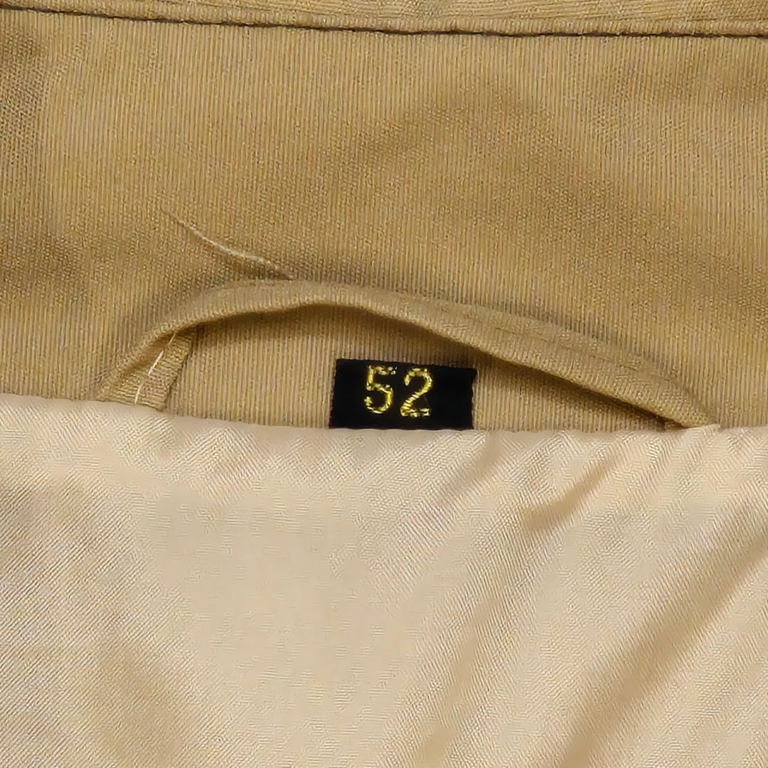 Elegant beige herrjacka i hållbart material