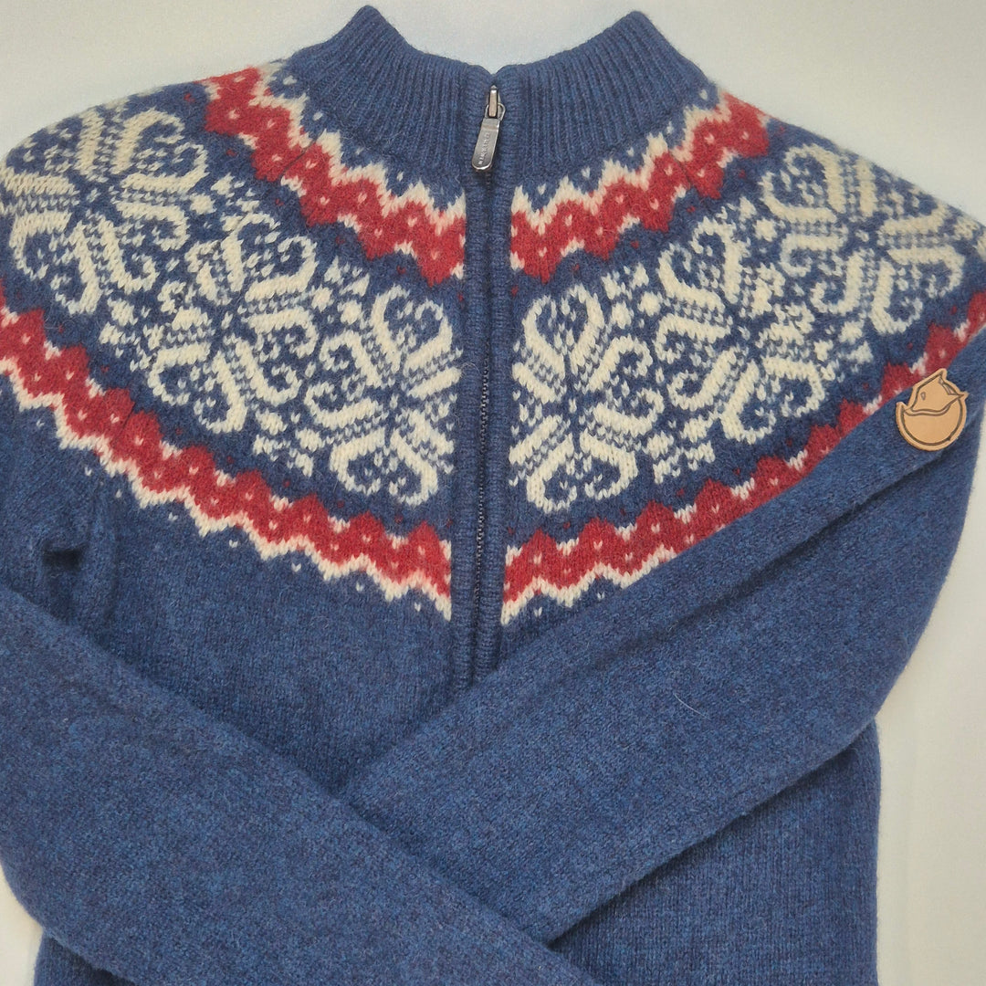 Klassisk Fjällräven tröja i nordiskt mönster