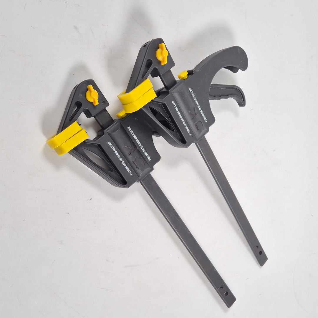 Robust och pålitlig skruvklämma i plast och metall