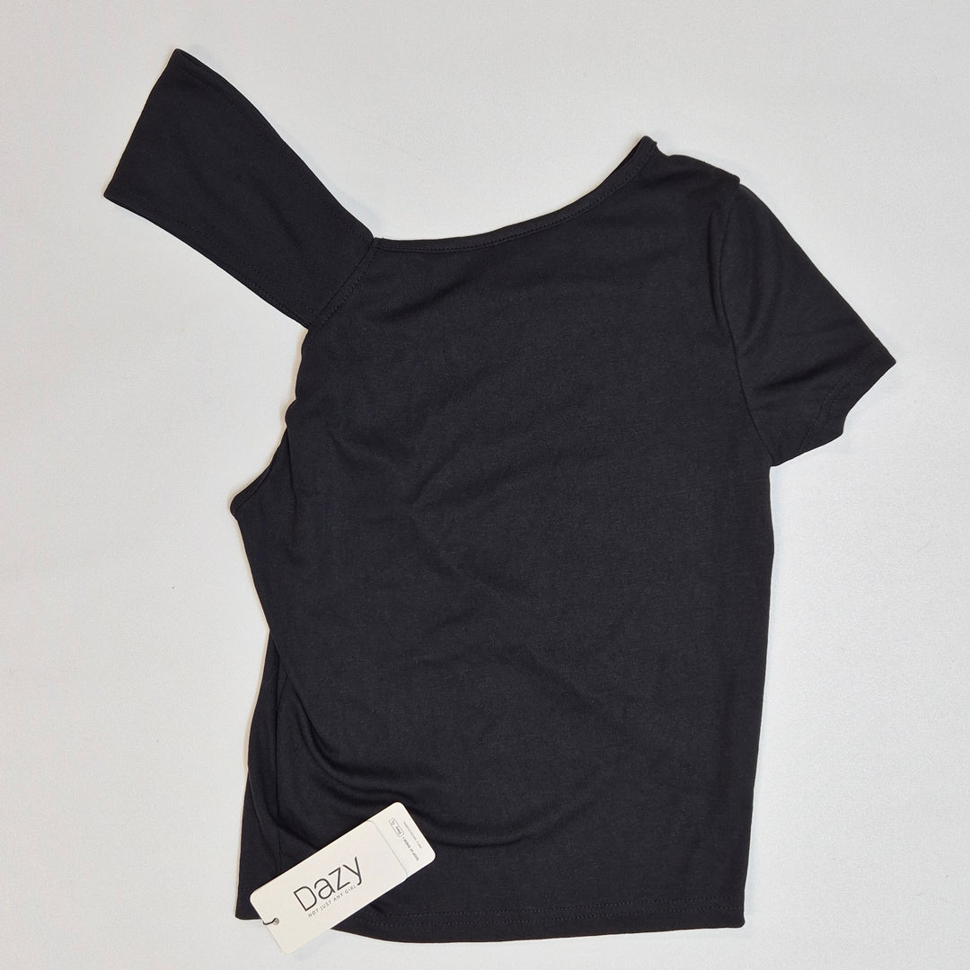 Svart T-shirt från Dazy storlek M