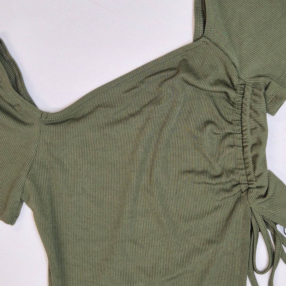 Ärmlös grön topp från Cider i nyskick