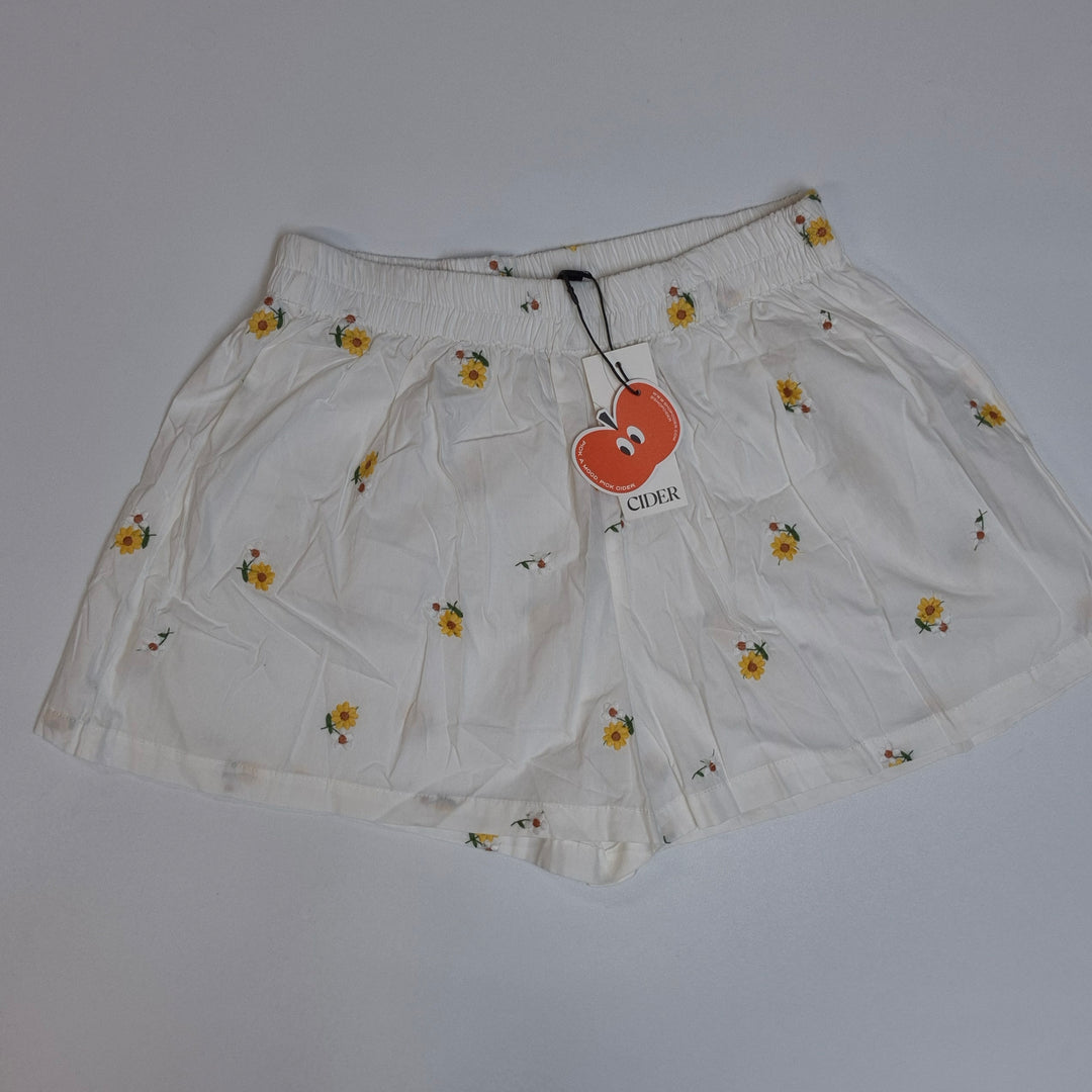 Cider blommiga shorts – Vita, storlek M (nya med lapp)