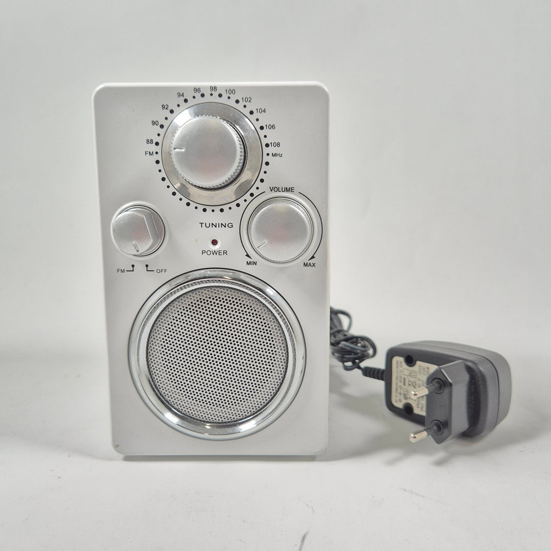 Retro Bärbar FM-radio BasicXL Begagnad