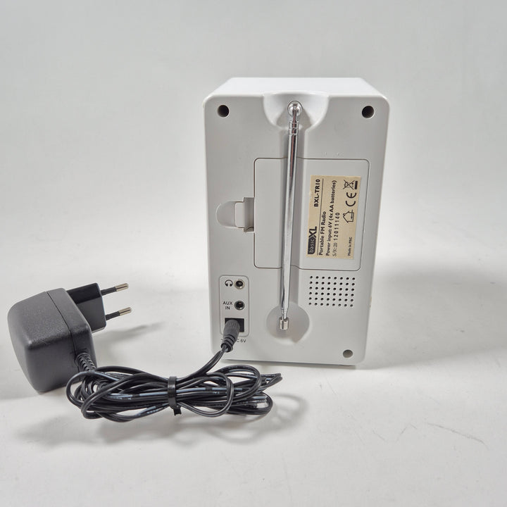 Retro Bärbar FM-radio BasicXL Begagnad