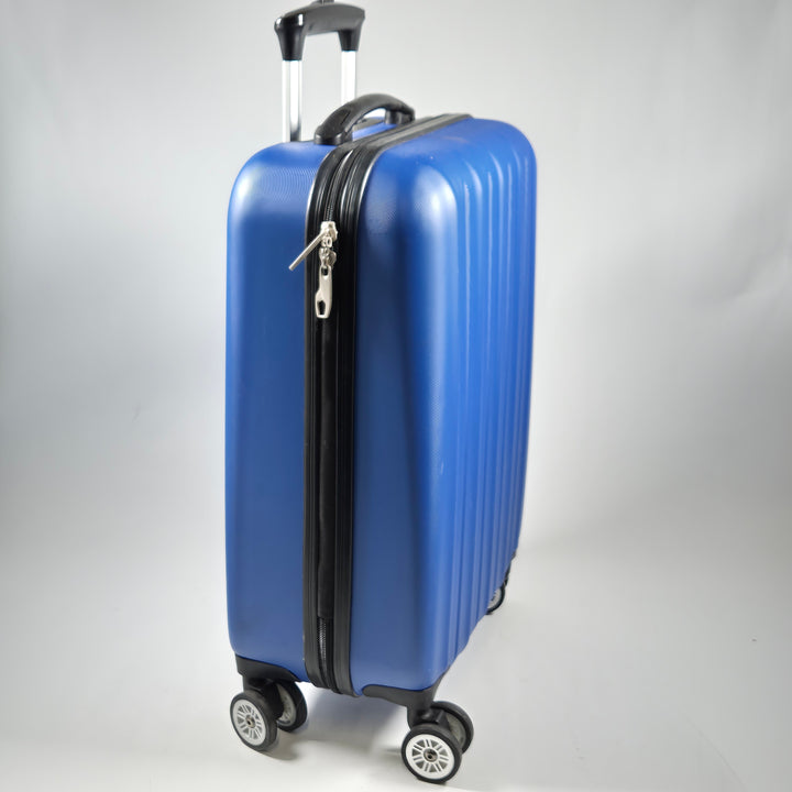 Elegant och modern blå kabinväska