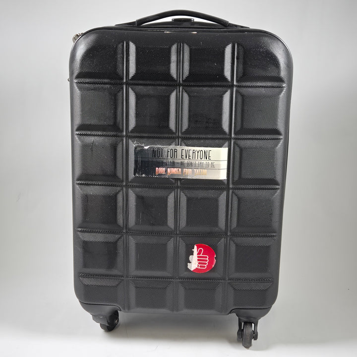 Robust hårdskaliga resväska i plast för resor