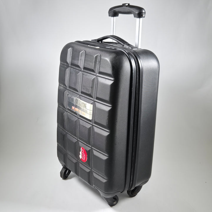 Robust hårdskaliga resväska i plast för resor