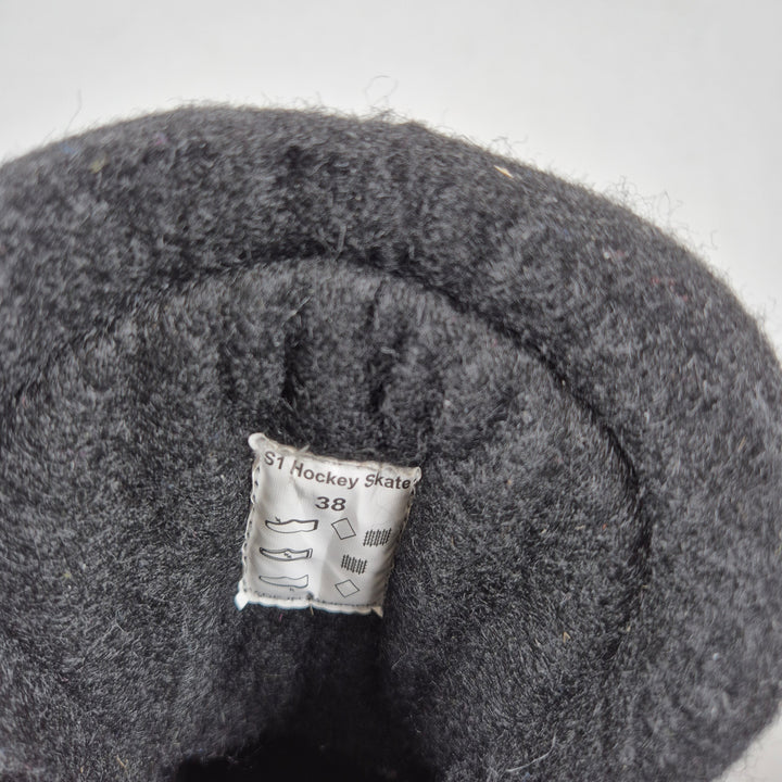 Hespeler hockeyskridskor stl 38 i fint skick