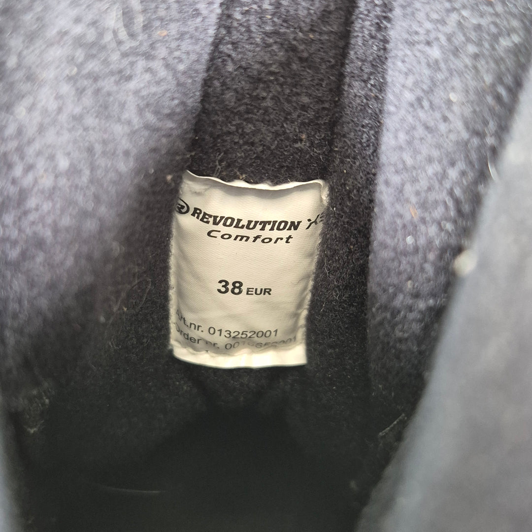 Hållbara Revolution inlines storlek 38 i gott skick