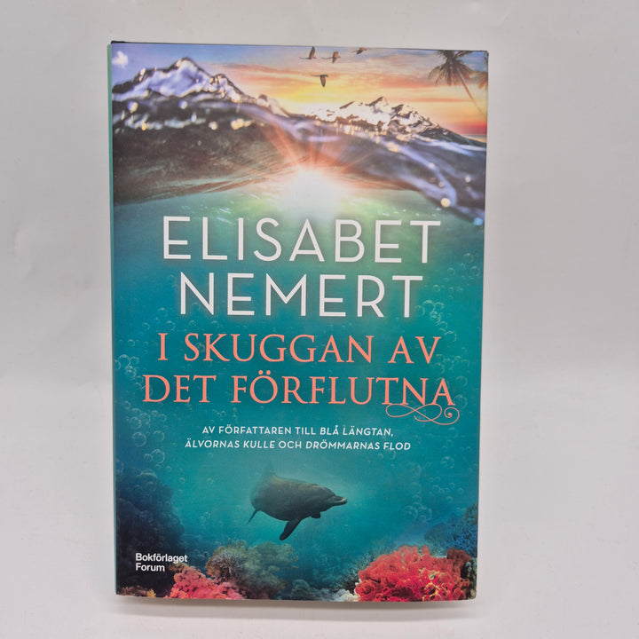 Bok I skuggan av det förflutna Elisabet Nemert