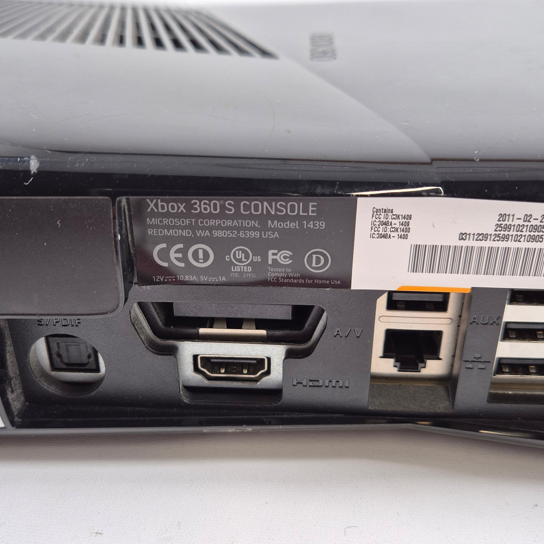 Microsoft Xbox 360 S svart spelkonsol begagnad