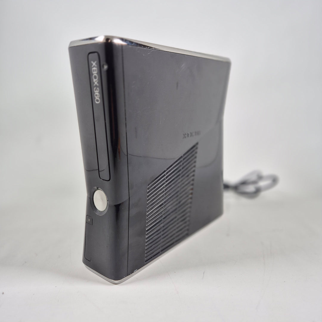 Microsoft Xbox 360 S svart spelkonsol begagnad