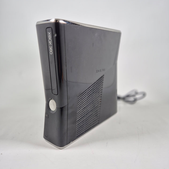 Microsoft Xbox 360 S svart spelkonsol begagnad