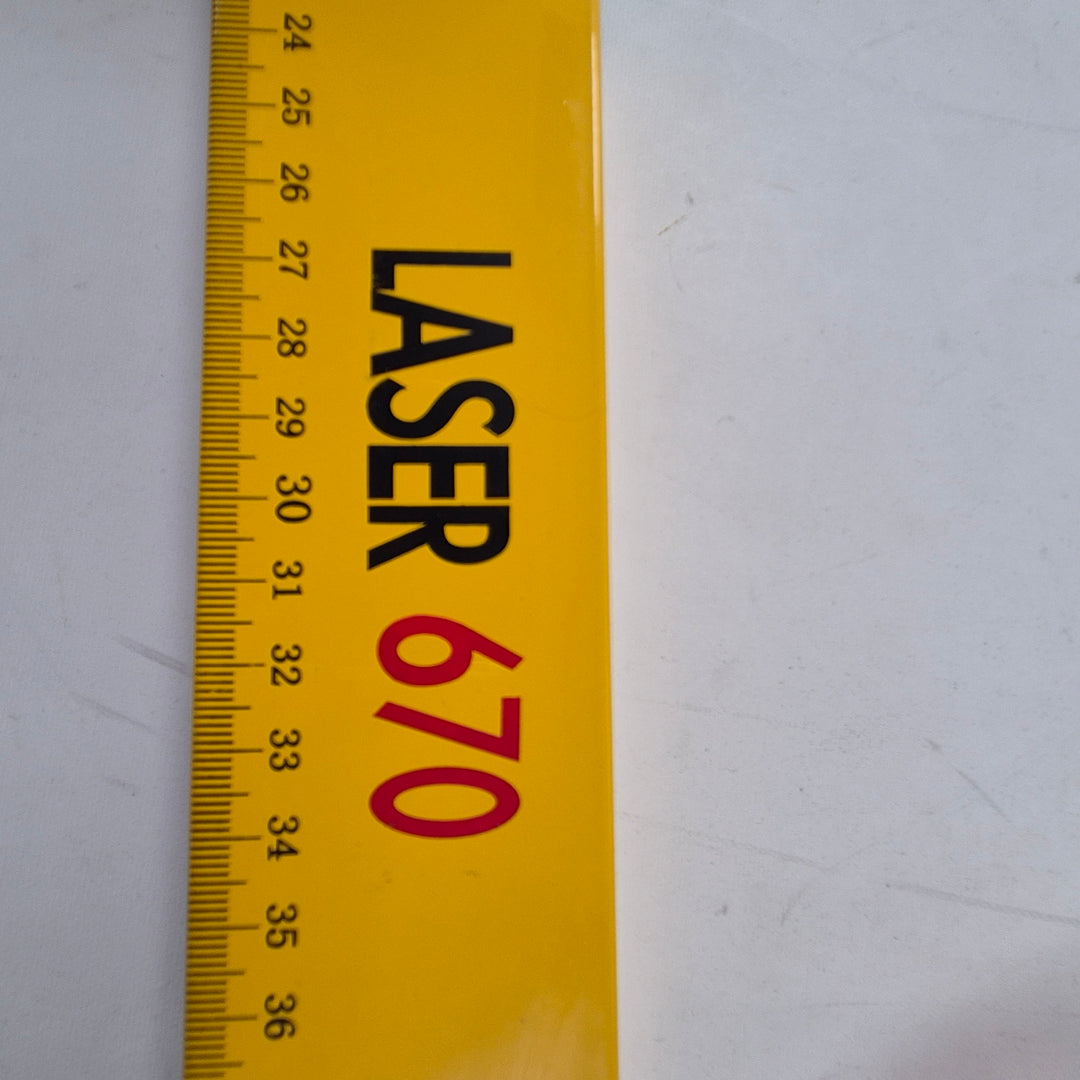 Laserpass Laser 670 med stativ gul väska
