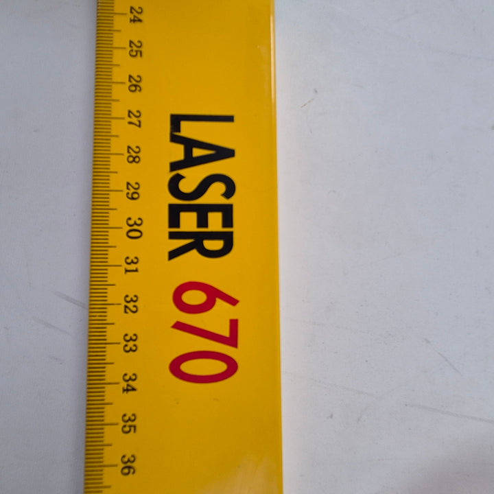 Laserpass Laser 670 med stativ gul väska