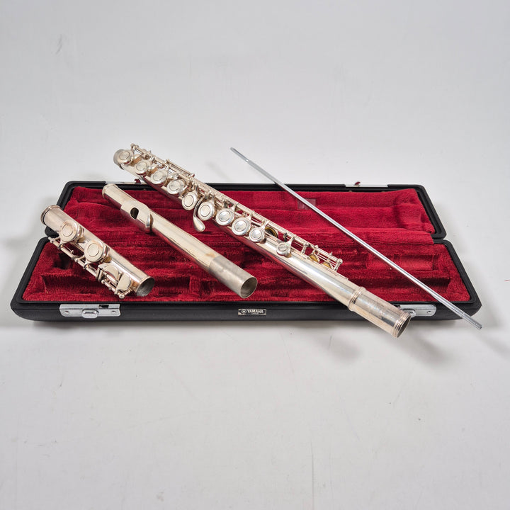 Yamaha YFL-211S tvärflöjt med fodral