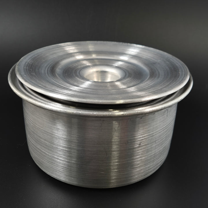 Set med retro aluminiumformar med lock – 5 dela