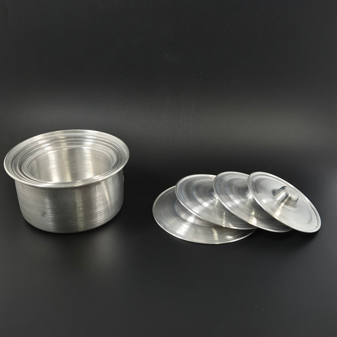 Set med retro aluminiumformar med lock – 5 dela