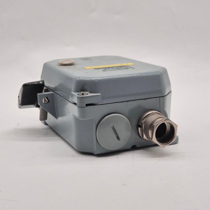 Retro CEWE KSA 25 säkerhetsbrytare metall